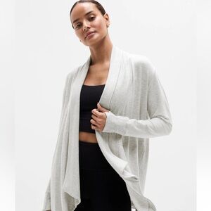 Athleta Gray PranayamaRestore Wrap